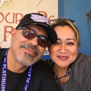 Meet your Posher, Santos